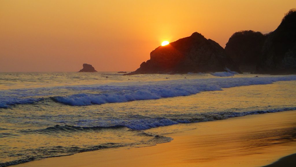 Zachód słońca na plaży w Meksyku